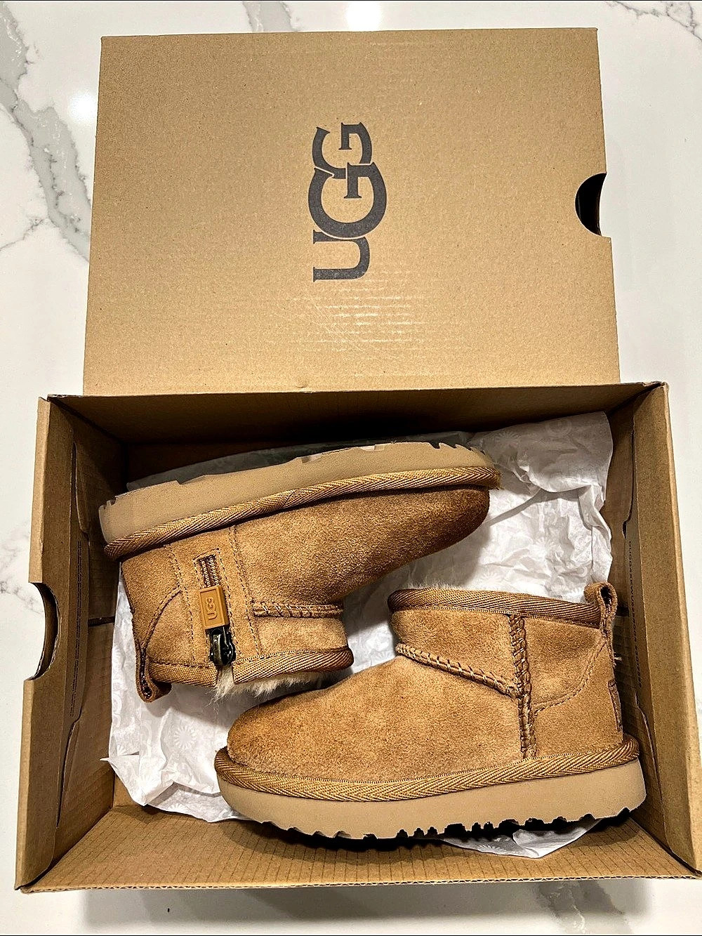 Toddler UGG Classic Ultra Mini Boots in Chestnut US 7 Like New